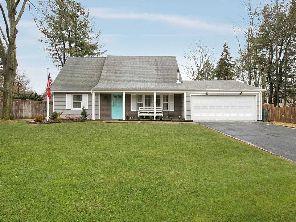 1st image of 18 Millbrook Dr