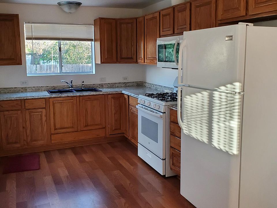 2nd image of 318 Brotherton Rd