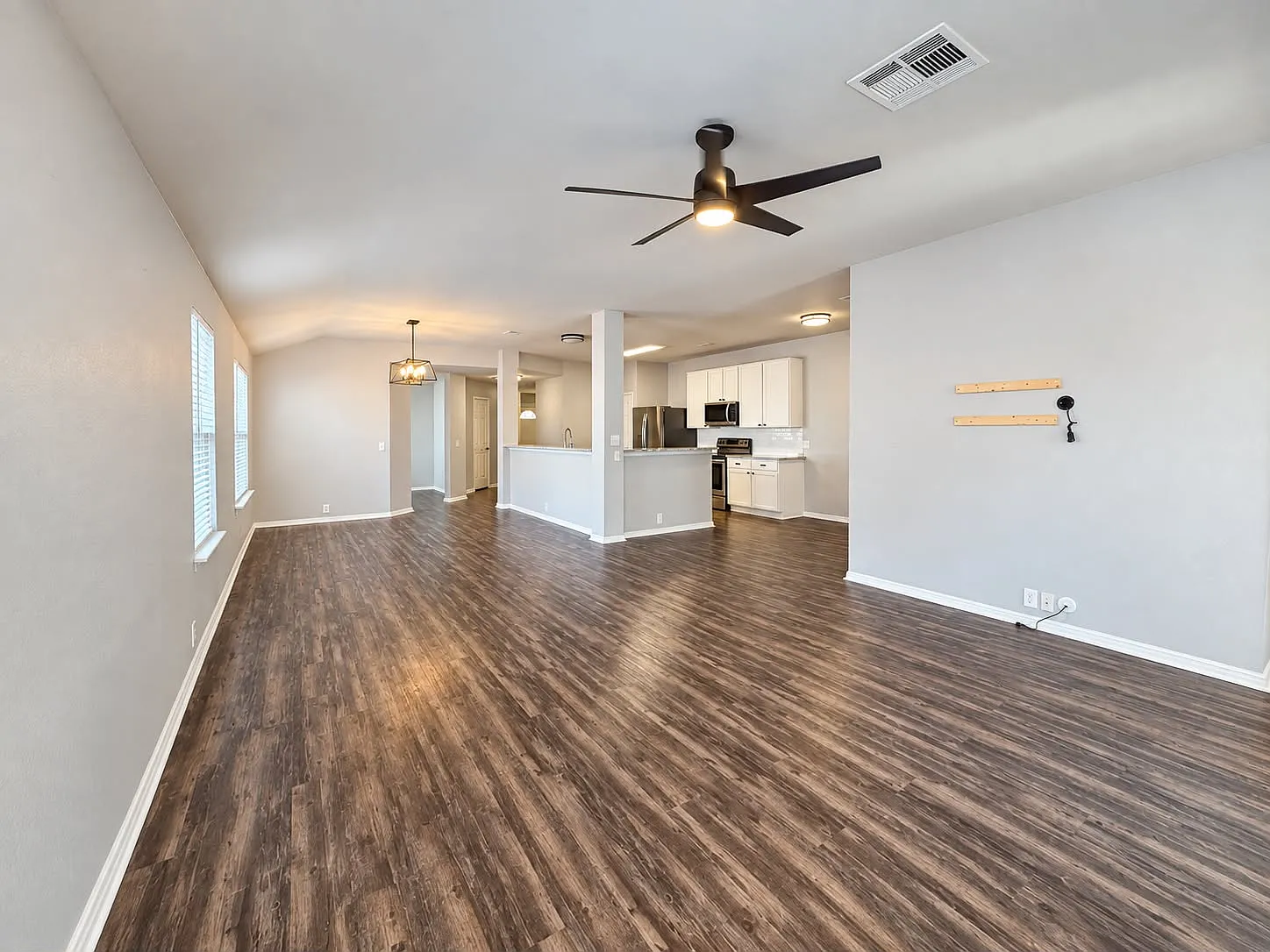 3 bed, 1761 sqft, $1,995 — Photo 4