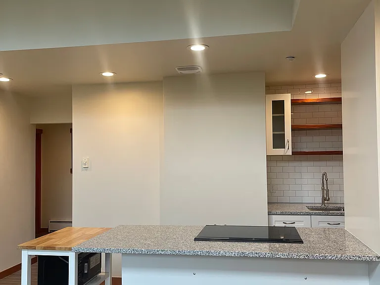978 Vineyard Ln #200 — Photo 6