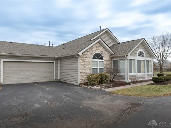 220 Edinburgh Village Dr, Dayton, OH 45458