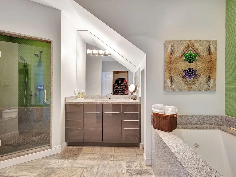 410 Evernia St #801 — Photo 20