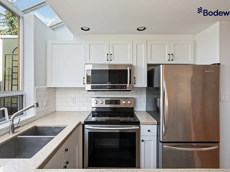 2255 W 4th Ave — Photo 10