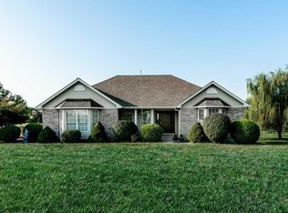 102 Townview Dr, Wentzville, MO 63385