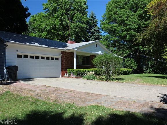 3rd image of 1021 S Haven Pl