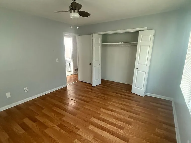 2218 Apple Valley Rd — Photo 1