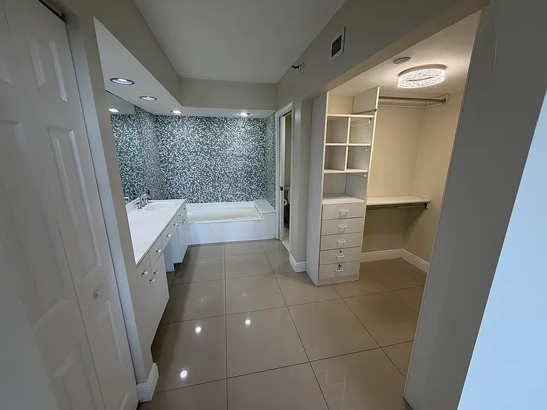 3530 Mystic Pointe Dr #2303 — Photo 22