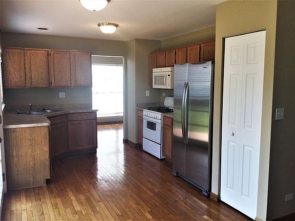 4th image of 4620 Rolling Hills Dr