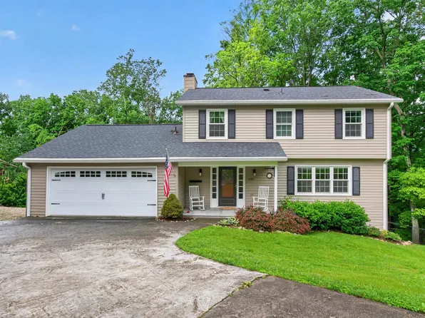 435 Tomahawk Dr, Christiansburg, VA 24073
