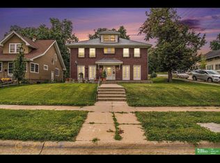 1102 S 35th Ave, Omaha, NE 68105