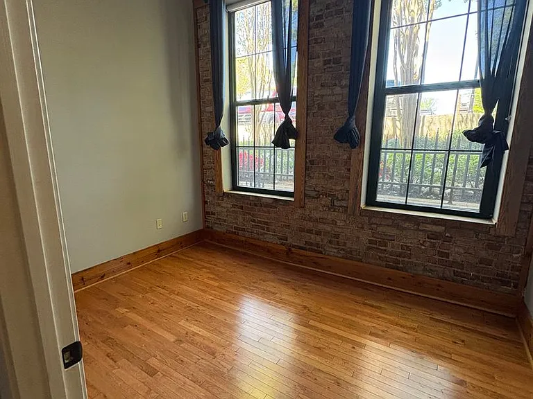 102 Russell St #101 — Photo 21