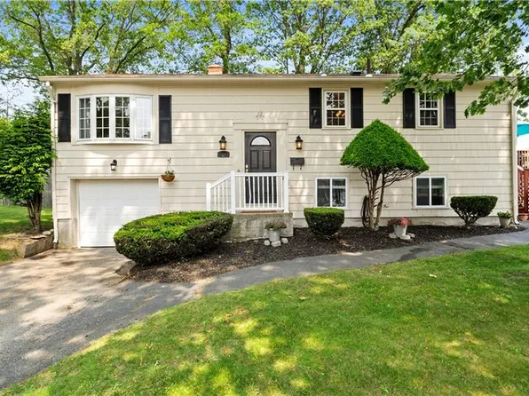 21 Orford St, North Providence, RI 02904