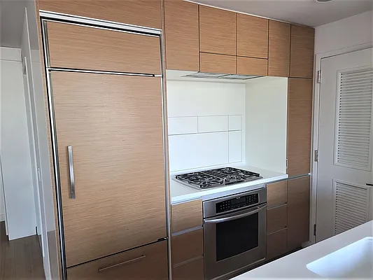 Rented by R New York | media 9