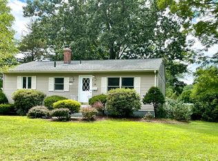 16 Shawmut St, East Longmeadow, MA 01028