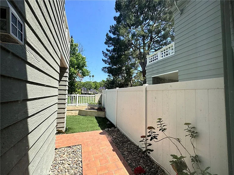 19 Baywood #42 — Photo 5