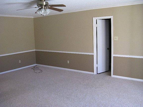 Master Bedroom (14x20)