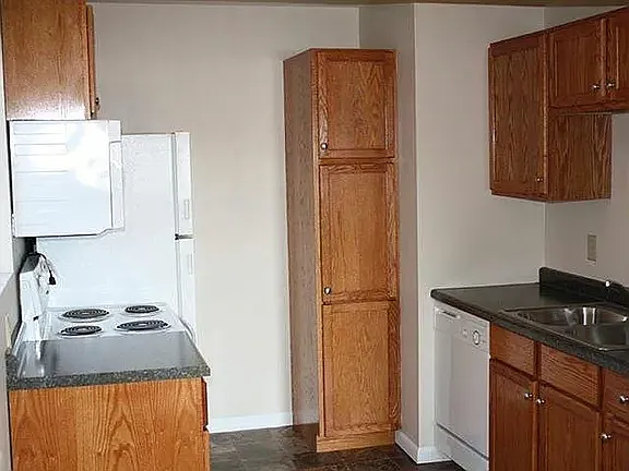 2 bed, 800 sqft, $1,075 — Photo 4
