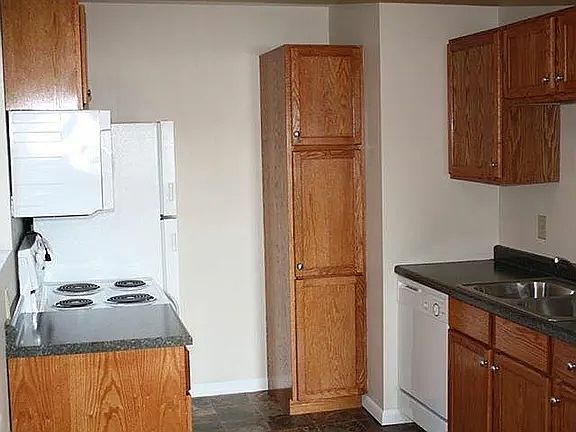 4th image of 1895 Minnehaha Ave #6