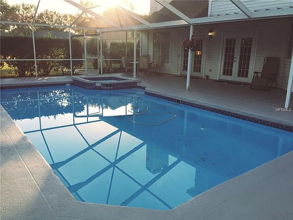 3rd image of 2058 Windwood Ln