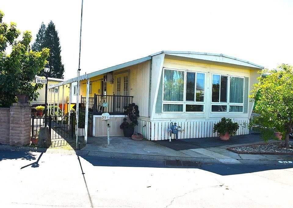 1st image of 313 Sunny Hills Dr