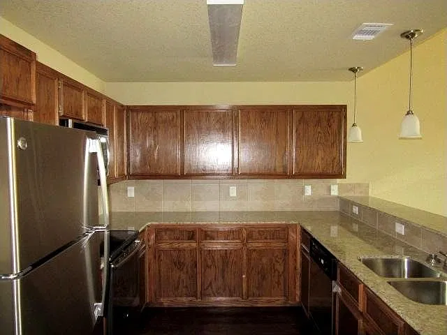 Spacious 3-Bedroom, 3-Bath Duplex with Attached Garage Killeen, TX — Photo 4