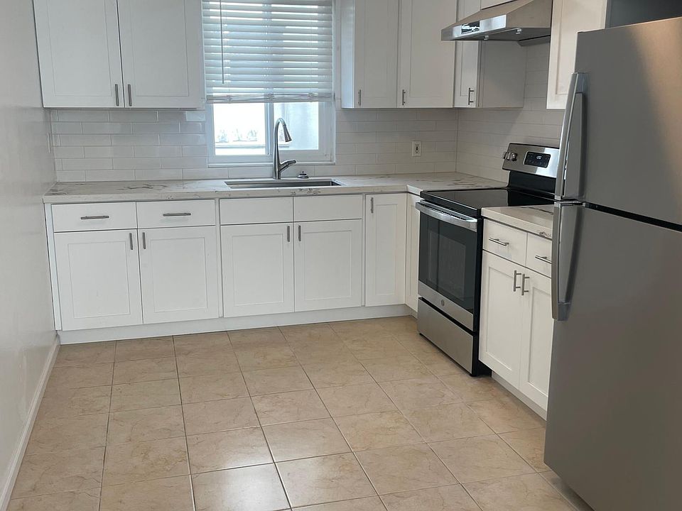 2nd image of 3329 Cesar Chavez APT 3