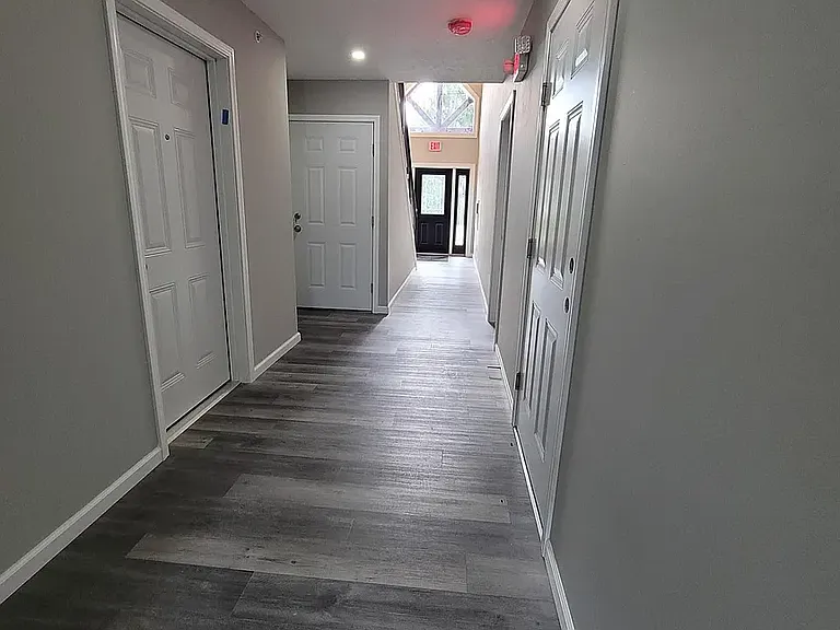 129 N Pearl St #B-2 — Photo 7