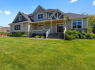 6369 Red Fox Rd, Lino Lakes, MN 55014