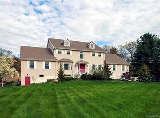 20 Brookfield St, South Windsor, CT 06074