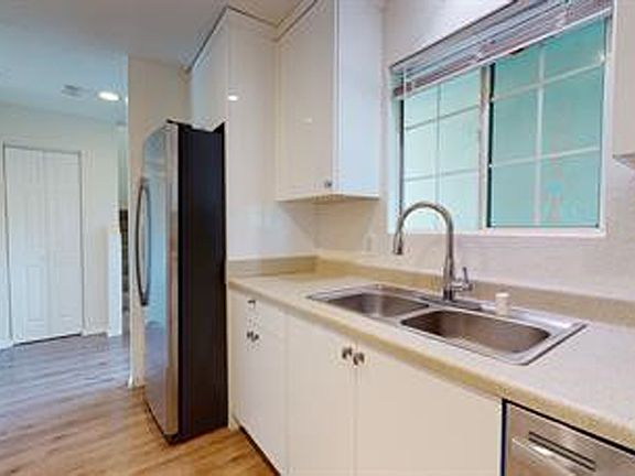 4th image of 3030 Wellington Rd #1