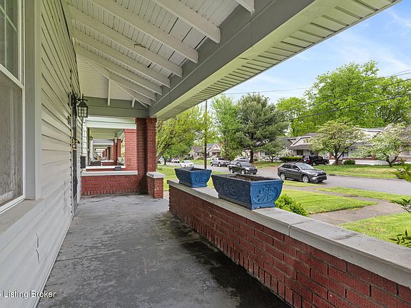 4th image of 529 E Barbee Ave