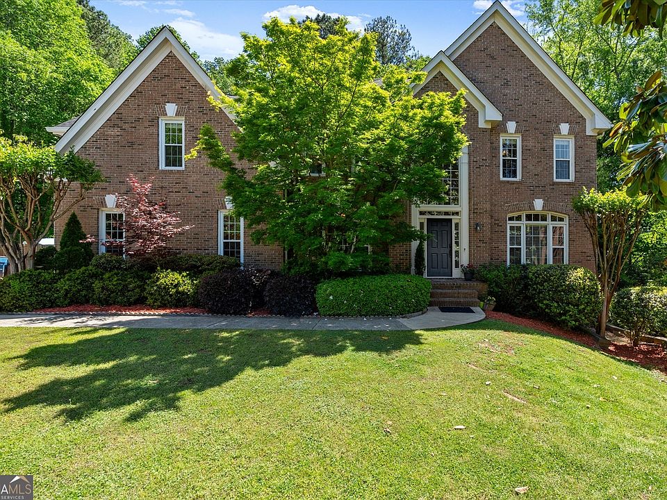 1st image of 545 Tadfield Trce