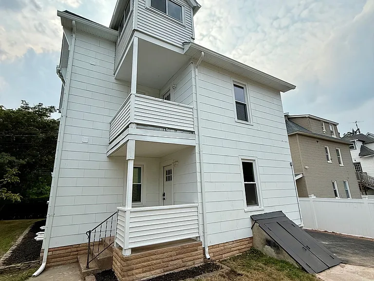 449 Stanley St #2 — Photo 27