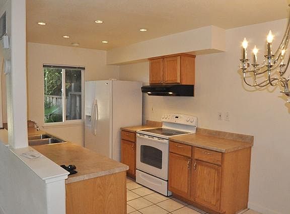 4th image of 1355 McQuesten Dr APT A
