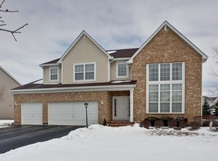 1735 Natures Way, Lindenhurst, IL 60046