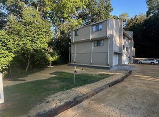3213 Schuetzen Ln, Davenport, IA 52804