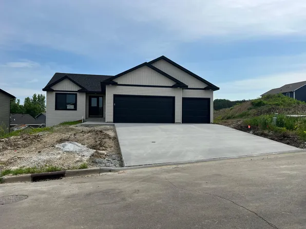 642 Strafford Dr, Zumbrota, MN 55992