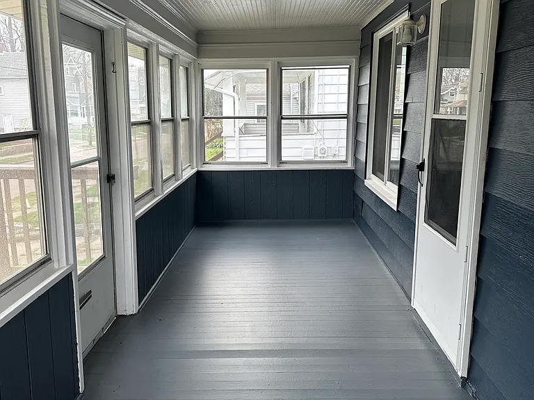 137 E Emerling Ave — Photo 10