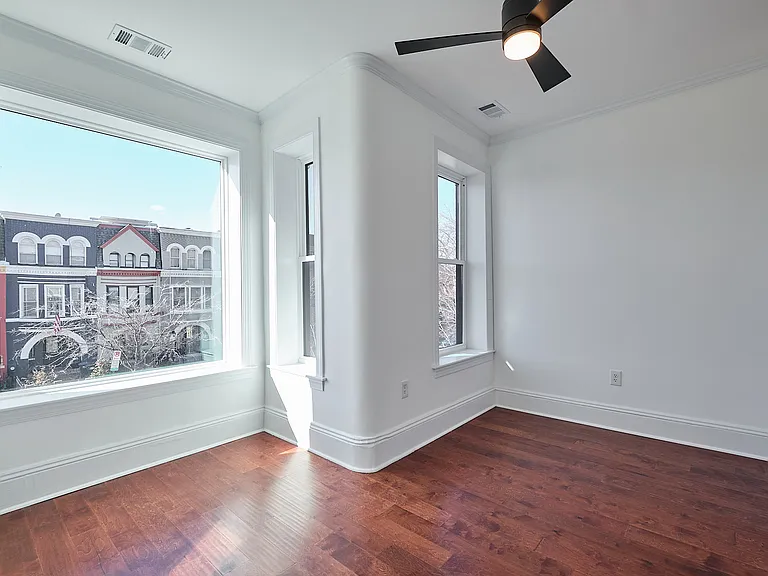 727 13th St NE — Photo 30