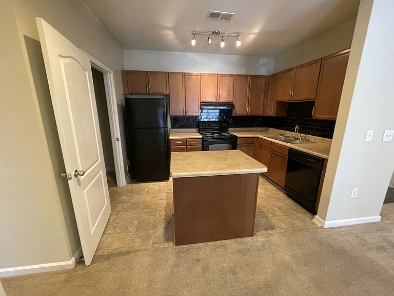 Wesley Kensington Apartments at Stonecrest — Photo 120
