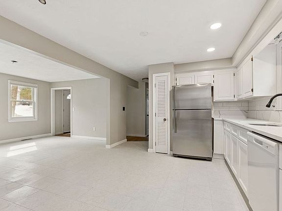 4th image of 22 Browning Rd