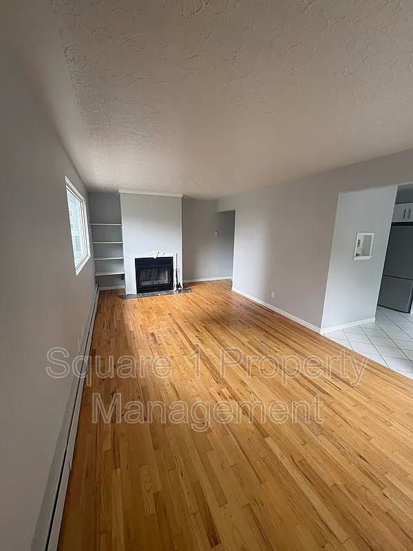 2 bed, 1.0 bath, $1,500 — Photo 2