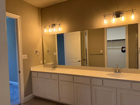 2nd image of 6556 Iron Horse Blvd