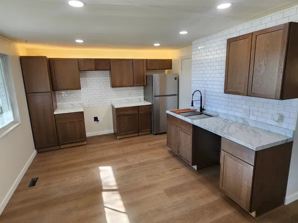 895 E Arrowhead Ln #3, Salt Lake City, UT 84107