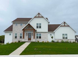 1801 Arbor Gate Ln, Green Bay, WI 54311