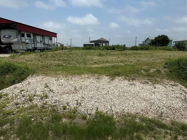 1218 Canal W, Crystal Beach, TX 77650