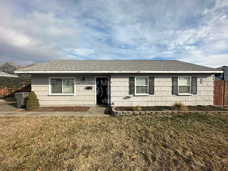 1310 Birch Ave — Photo 1