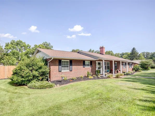 4803 Seine Dr, Godfrey, IL 62035