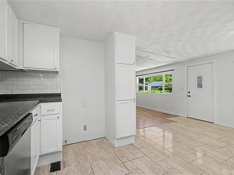 2621 Nyack Ln — Photo 8