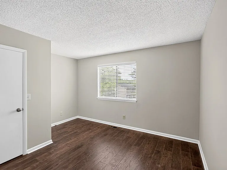 8471 Yadkin Cir #F — Photo 18